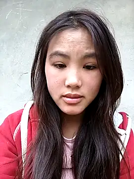 Snapshot of Mai_lovely chatting on 12-18-25, 05:13 Mai lovely online show from 12-18-25, 05:13