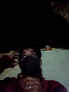 Snapshot of Mahek_love143 chatting on 11-29-25, 12:41 Mahek love143 online show from 11-29-25, 12:41