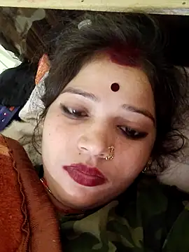 Snapshot of Mahek_love143 chatting on 12-23-25, 12:30 Mahek love143 online show from 12-23-25, 12:30