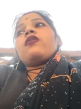 Snapshot of Mahek_love143 chatting on 01-10-26, 09:33 Mahek love143 online show from 01-10-26, 09:33