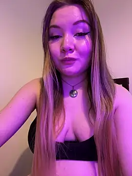 Amalie Smith online show from 05-31-26, 05:20