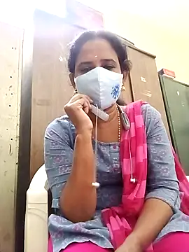 Snapshot of tamil_Boomika chatting on 12-17-25, 05:41 tamil Boomika online show from 12-17-25, 05:41