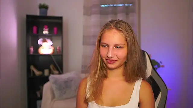 emmie murray online show from 10-17-25, 01:03