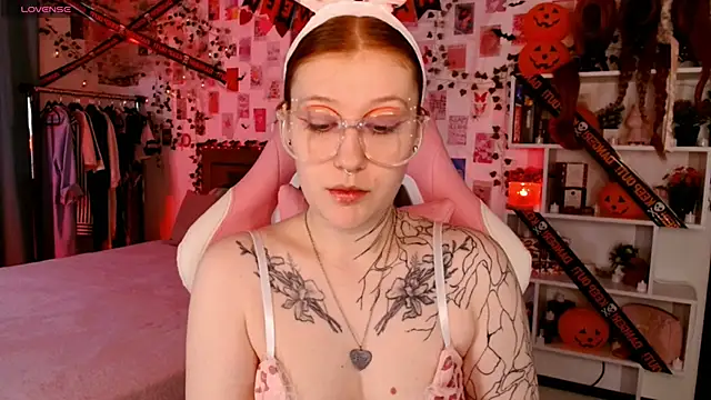 Ayla Hicks online show from 11-02-25, 04:26