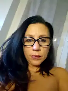 Snapshot of Lolytamilf chatting on 01-11-26, 09:20 Lolytamilf online show from 01-11-26, 09:20