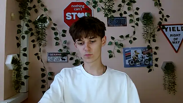 Snapshot of Hoot_Dude_ chatting on 10-08-25, 01:20 Hoot Dude  online show from 10-08-25, 01:20