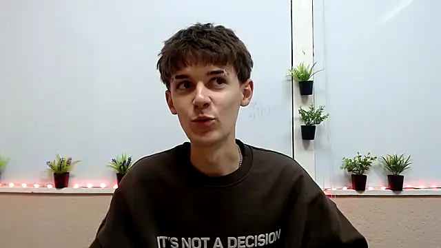 Snapshot of Hoot_Dude_ chatting on 10-28-25, 02:31 Hoot Dude  online show from 10-28-25, 02:31