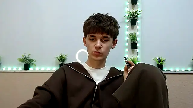 Hoot Dude  online show from 11-13-25, 03:55