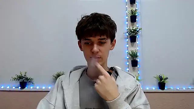 Hoot Dude  online show from 11-24-25, 01:11