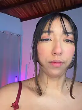 Snapshot of emily__walker chatting on 05-02-26, 03:33 emily walker online show from 05-02-26, 03:33
