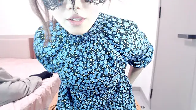 Snapshot of XIXI11111 chatting on 10-26-25, 02:34 XIXI11111 online show from 10-26-25, 02:34