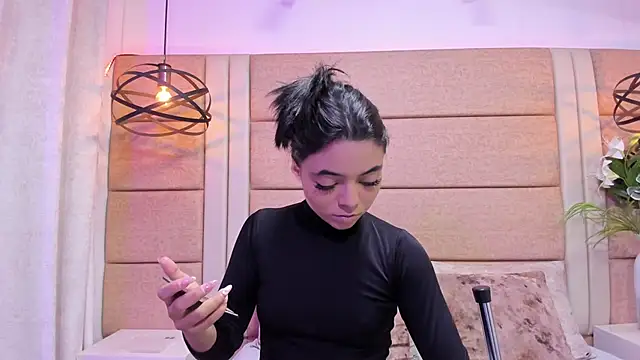 AriaBelles online show from 11-23-25, 11:54