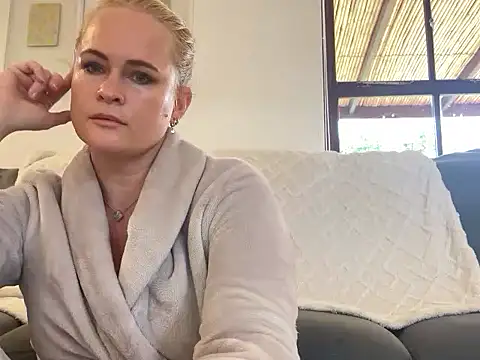 Snapshot of Sweet-TessaXX chatting on 10-01-25, 05:46 Sweet-TessaXX online show from 10-01-25, 05:46