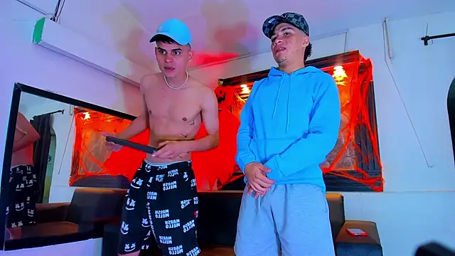 ALEX MILLER25 online show from 10-24-25, 04:31