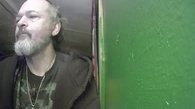 Snapshot of HippieDad333 chatting on 10-02-25, 10:22 HippieDad333 online show from 10-02-25, 10:22