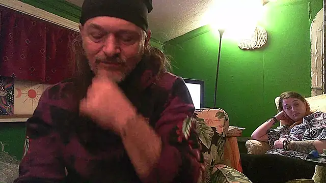 Snapshot of HippieDad333 chatting on 04-11-26, 03:55 HippieDad333 online show from 04-11-26, 03:55