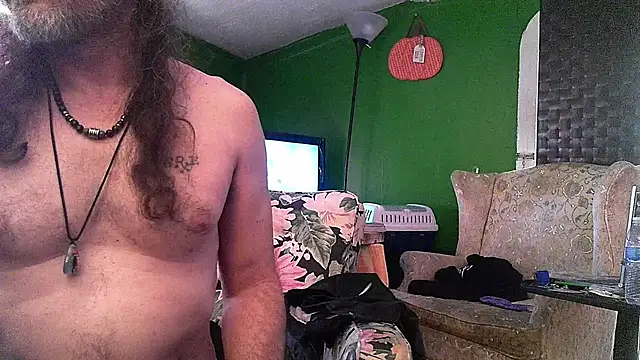 Snapshot of HippieDad333 chatting on 04-11-26, 10:25 HippieDad333 online show from 04-11-26, 10:25