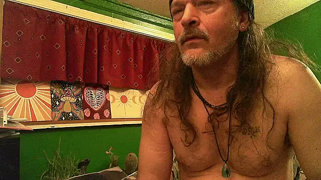 Snapshot of HippieDad333 chatting on 05-06-26, 09:03 HippieDad333 online show from 05-06-26, 09:03
