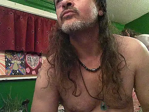 Snapshot of HippieDad333 chatting on 05-07-26, 03:34 HippieDad333 online show from 05-07-26, 03:34