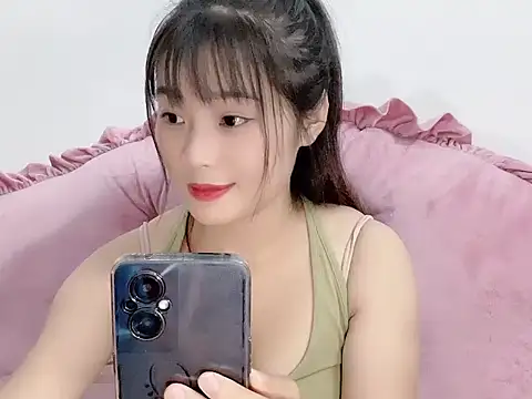 Lie liee online show from 10-30-25, 01:12