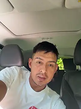 Snapshot of juanjR11 chatting on 10-03-25, 02:58 juanjR11 online show from 10-03-25, 02:58