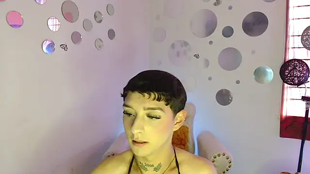 Snapshot of David_Fox01 chatting on 11-21-25, 07:01 David Fox01 online show from 11-21-25, 07:01