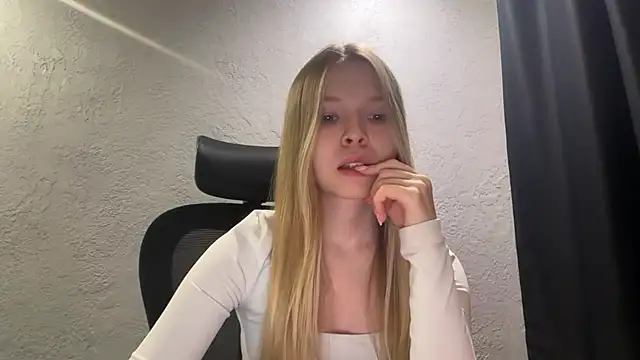 CandysRose online show from 06-29-26, 06:52