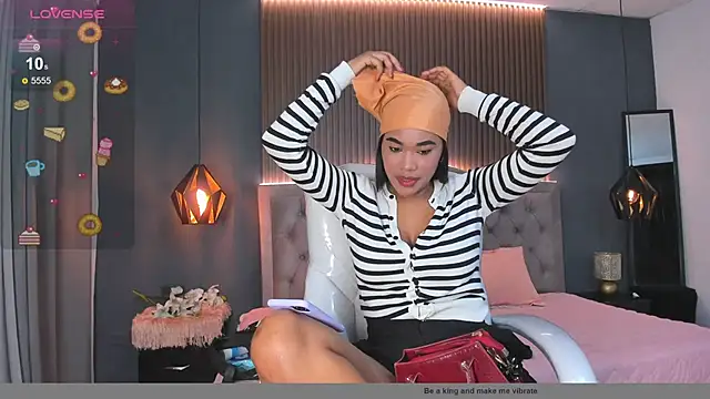 Tiffany  charm  online show from 01-15-26, 03:44