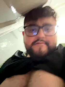 Snapshot of herinhos38 chatting on 09-25-25, 08:18 herinhos38 online show from 09-25-25, 08:18