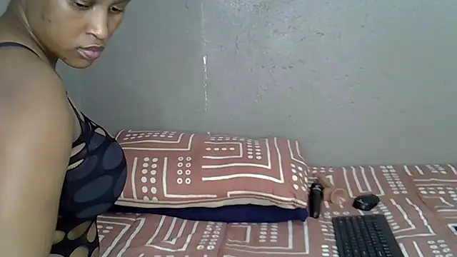 Bellabootie online show from 10-31-25, 02:40