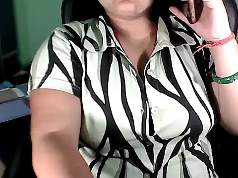 Snapshot of BABITA_KUMARII chatting on 10-08-25, 03:53 BABITA KUMARII online show from 10-08-25, 03:53