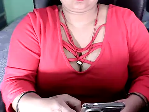 BABITA KUMARII online show from 11-17-25, 04:57