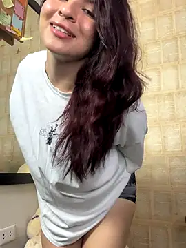 Snapshot of came_lia1 chatting on 10-04-25, 02:09 came lia1 online show from 10-04-25, 02:09