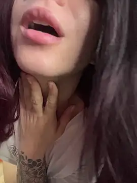 came lia1 online show from 11-25-25, 02:44