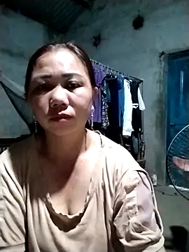 Snapshot of ttmxuxu chatting on 10-12-25, 10:53 ttmxuxu online show from 10-12-25, 10:53