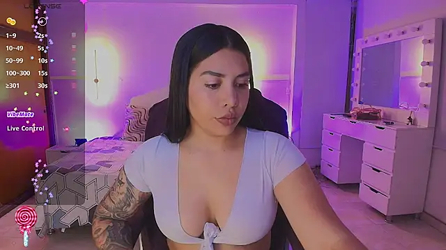 Snapshot of kloe28 chatting on 06-02-26, 03:30 kloe28 online show from 06-02-26, 03:30