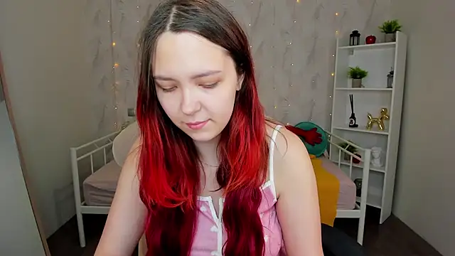 Monica  Queen online show from 11-18-25, 12:05