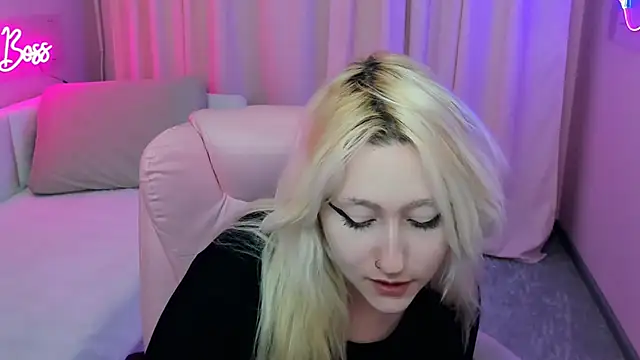 Snapshot of JuliaSharkk chatting on 09-24-25, 03:37 JuliaSharkk online show from 09-24-25, 03:37