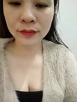 Girl Shy2000 online show from 12-17-25, 05:13