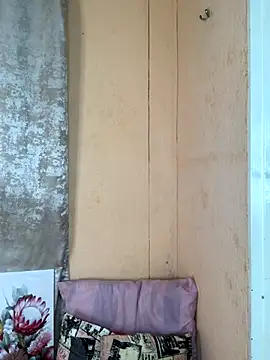 Caramel102004 online show from 10-06-25, 08:17