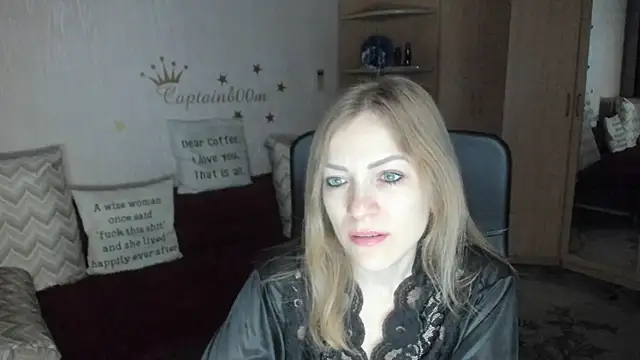 Tiffany Bates online show from 10-15-25, 03:06