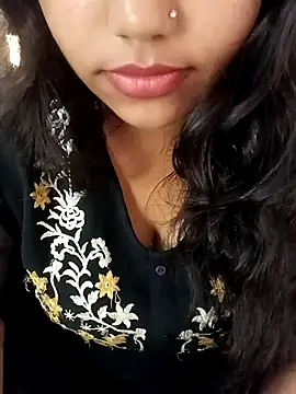 Snapshot of Miss_Rose__ chatting on 10-30-25, 06:15 Miss Rose online show from 10-30-25, 06:15