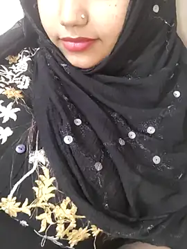 Snapshot of Miss_Rose__ chatting on 11-15-25, 04:47 Miss Rose online show from 11-15-25, 04:47