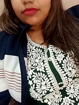 Snapshot of Miss_Rose__ chatting on 11-18-25, 07:24 Miss Rose online show from 11-18-25, 07:24