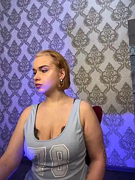 Snapshot of Angela_Coy chatting on 10-26-25, 07:47 Angela Coy online show from 10-26-25, 07:47