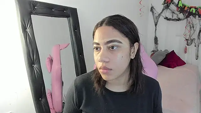 Snapshot of vanelope_smith chatting on 11-03-25, 11:26 vanelope smith online show from 11-03-25, 11:26