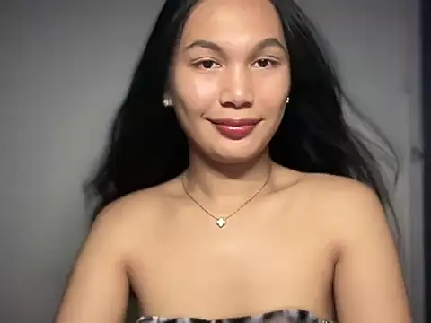 Snapshot of FelicityLincoln chatting on 05-20-26, 04:35 FelicityLincoln online show from 05-20-26, 04:35