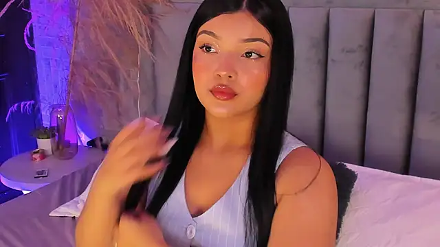 EmmaBlossom online show from 10-18-25, 08:09