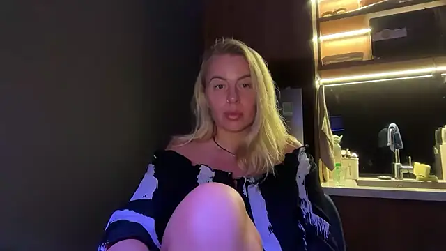 Miravynn online show from 02-25-26, 05:00