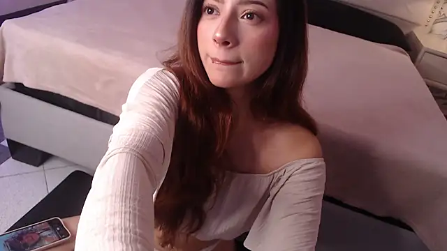 Adrianna5  online show from 11-08-25, 11:21